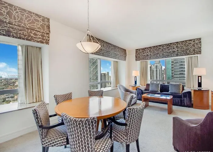 Four Seasons Hotel Miami - Luxury Private Residences