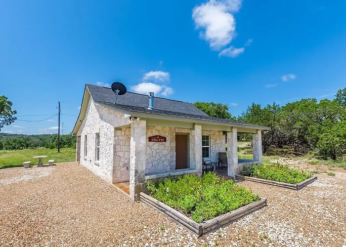 Appian Way Celtic Cottage Fredericksburg