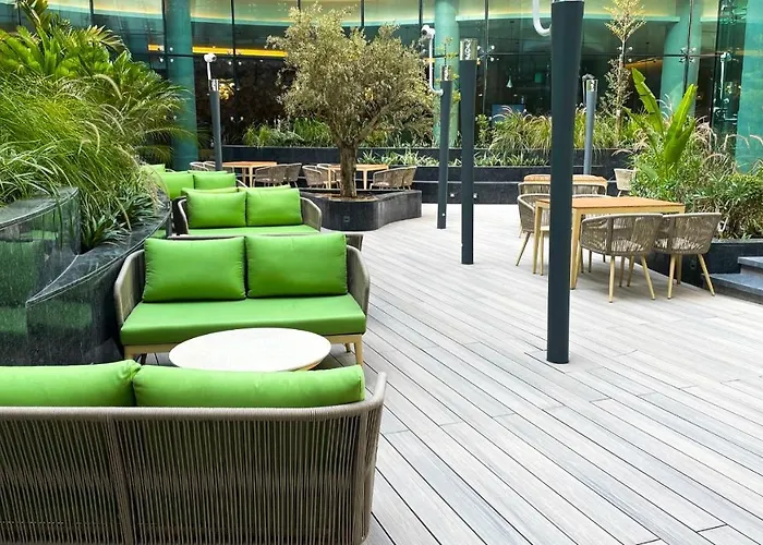 Al Khoory Sky Garden Hotel Dubaj
