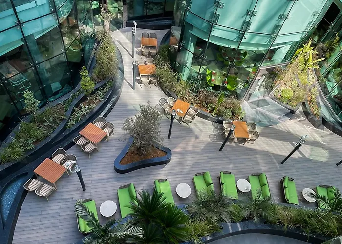 Al Khoory Sky Garden Hotel Dubaj