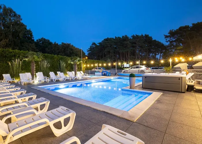 Ambre Mare Pobierowo - Noclegi ze śniadaniem i basenem - Apartamenty i Pokoje