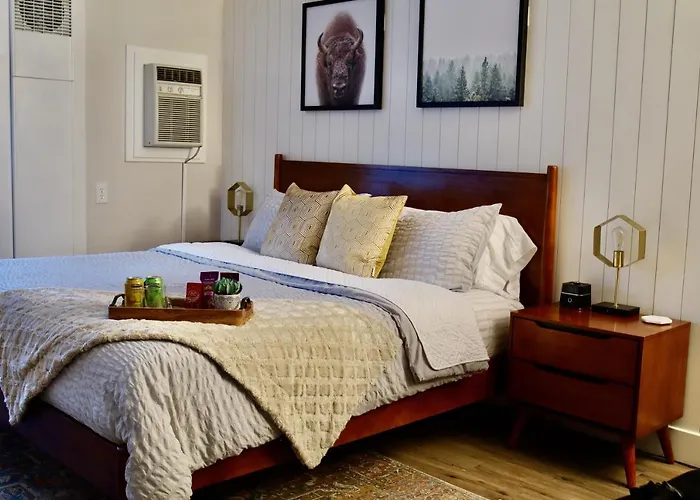 Aparthotel Mid-Century Gem W/King Park City