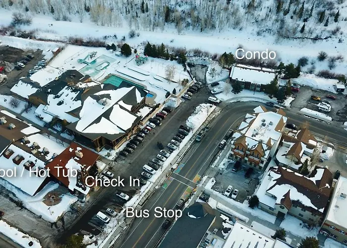 Aparthotel Mid-Century Gem W/King Park City
