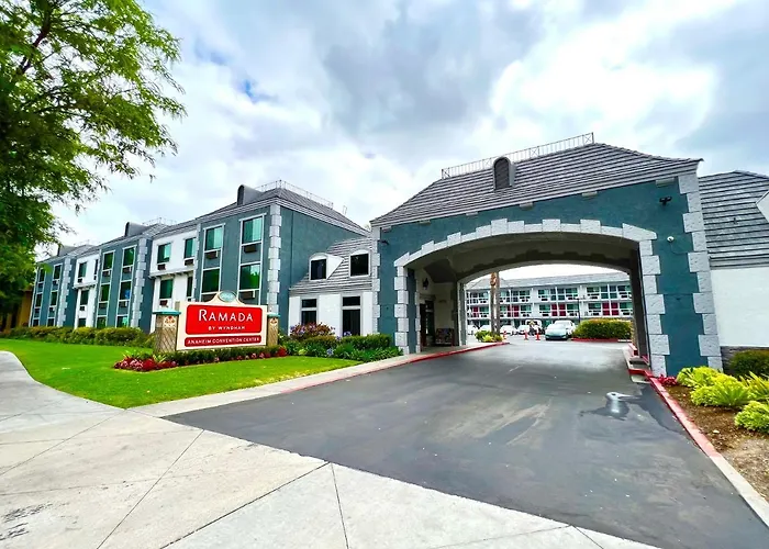 Hotel Ramada By Wyndham Anaheim Convention Center