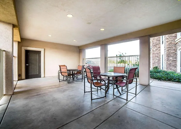 Comfort Inn & Suites Henderson - Las Vegas