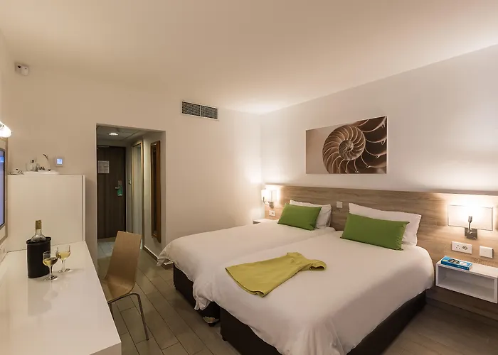 AX ODYCY Hotel St Paul's Bay
