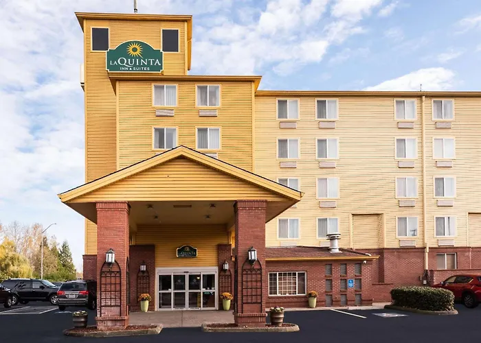 Hotel La Quinta By Wyndham Portland Airport