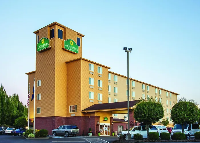 Hotel La Quinta By Wyndham Portland Airport