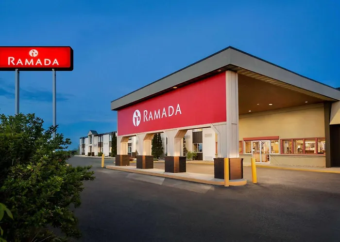 Hotel Ramada By Wyndham Bismarck