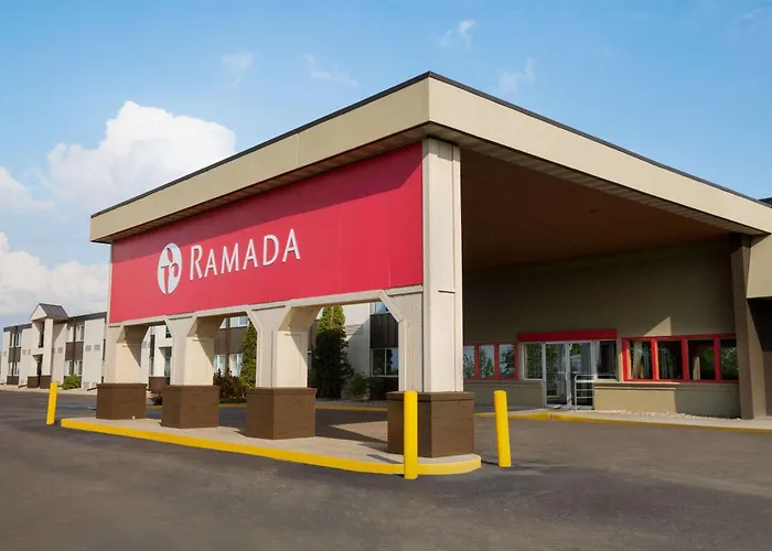 Hotel Ramada By Wyndham Bismarck