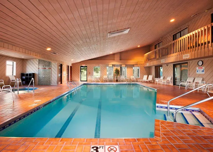 Hotel Ramada By Wyndham Wisconsin Dells I-90 Lake Delton