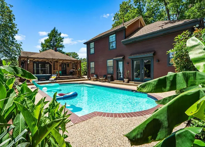 Dallas Oak Lawn Oasis W/ Private Pool, Hot Tub