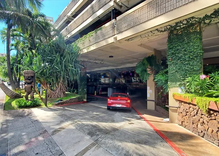 Waikiki beach cozy studio no resort fee Honolulu