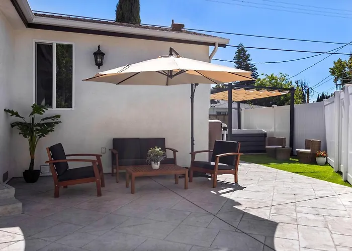 Adorable 3 bedroom with Jacuzzi&more Los Angeles