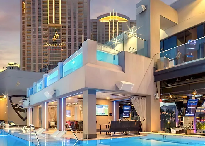 Amalz 2 Bedroom 3 Bathroom Balcony Suites At Mgm Signature ! Las Vegas