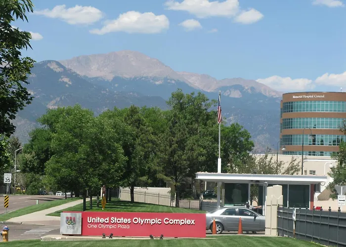 Holiday Inn Express & Suites Colorado Springs North By Ihg