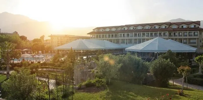 Queen'S Park Le Jardin Kemer