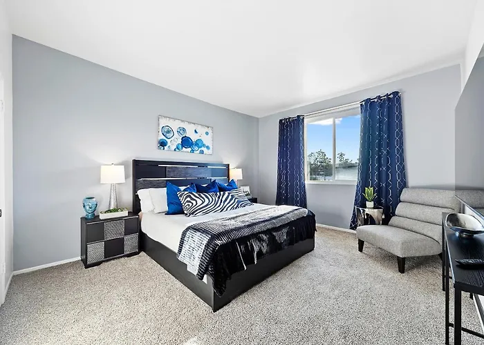 Beverly Hills Penthouse 2 Bedroom Apt With Parking 407 Los Angeles