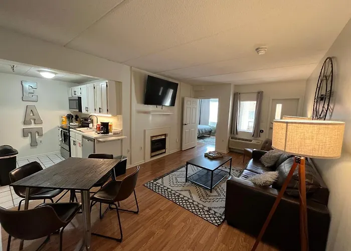 2025 Renovated Condo Pool Downtown Gatlinburg