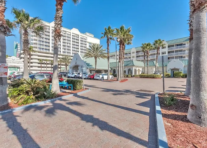 Direct Oceanfront Condo, Daytona Beach, Sleeps 6 - With Pool