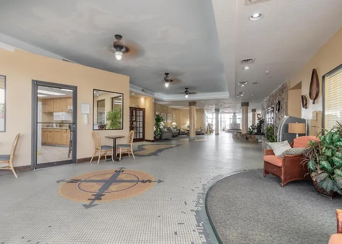 Direct Oceanfront Condo, Daytona Beach, Sleeps 4 - With Pool