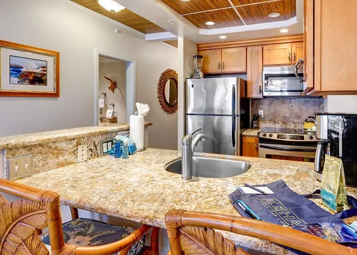 The Whaler Resort: Suite 515~Studio With Stunning Center Courtyard & Ocean Views Lahaina