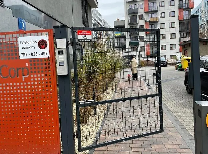 Cybernetyki2 Street Inn Near Airport Warszawa