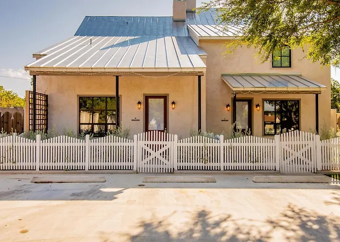 Bed and Breakfast Gardens Of Barons Creek Unit A Fredericksburg