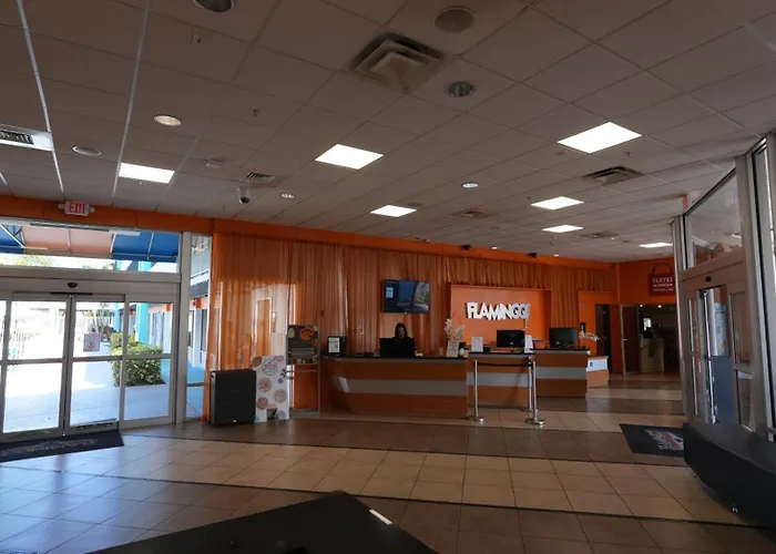 Hotel Ramada By Wyndham Flamingo Water Park Kissimmee