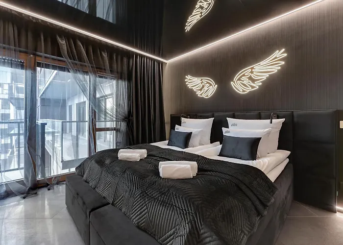 Hollywood Jacuzzi Suite at Nadmotławie by Downtown Apartments Gdańsk