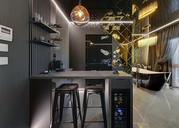 Hollywood Jacuzzi Suite at Nadmotławie by Downtown Apartments Gdańsk