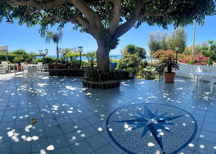 Hotel Maronti Barano dʼIschia