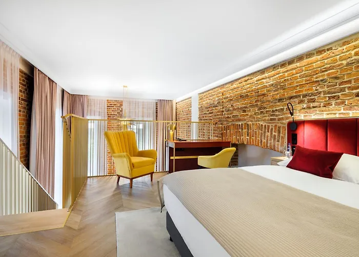 Golden Queen Deluxe Jacuzzi Apartments - Old Town Kraków