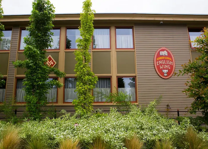 Hotel Mcmenamins Kennedy School Portland