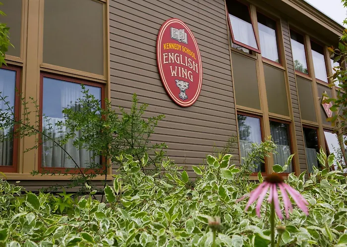 Hotel Mcmenamins Kennedy School Portland