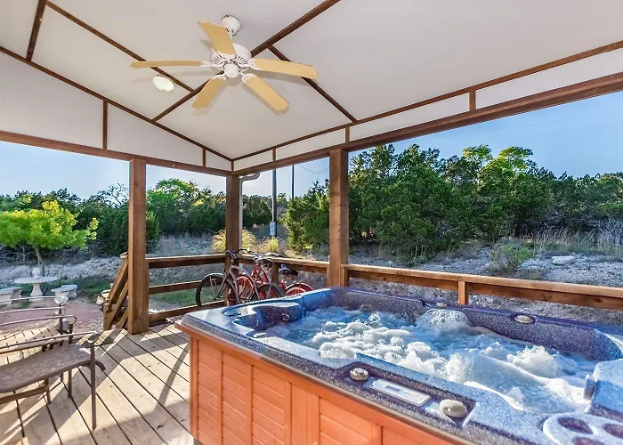 Appian Way Provence Cottage Fredericksburg