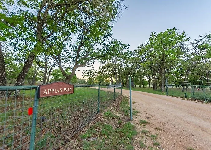 Appian Way Provence Cottage Fredericksburg