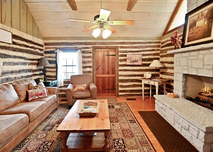 Cabins On Knopp School-Chula Vista Cabin Fredericksburg