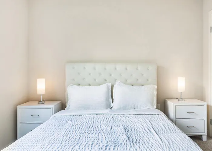 Luxury 2 Bedroom 2 Bathroom With Fitness Center And Pool Los Angeles