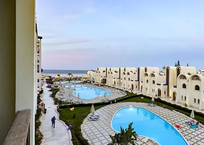 Luxury Beachfront Studio- Foreign Nationals Only Hurghada