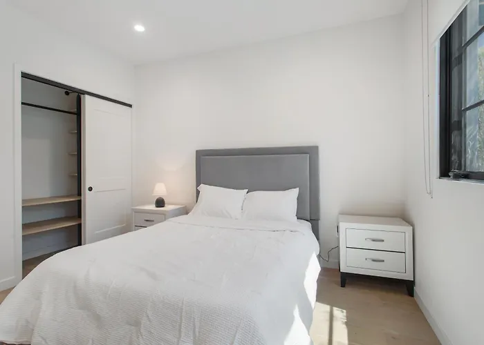 West Side Prime Location 2 Bedroom With Pool Los Angeles