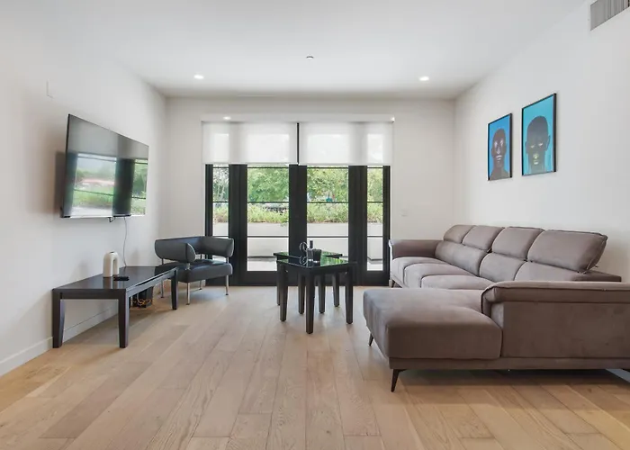 West Side Prime Location 2 Bedroom With Pool Los Angeles