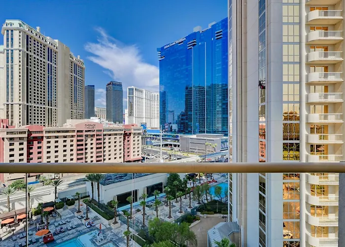 Amethyst Studio Suite MGM Signature STRIP VIEW Balcony Las Vegas