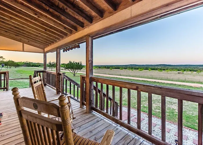 Appian Way Avalon Cottage Fredericksburg