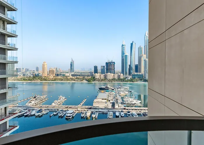 Seaside Lux Retreat 2-Br Private Beach Dubaj