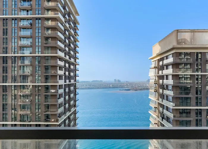 Seaside Lux Retreat 2-Br Private Beach Dubaj