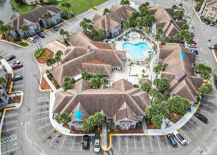 Be Our Guest! 1 Bedroom Condo Near Disney Parks! Celebration
