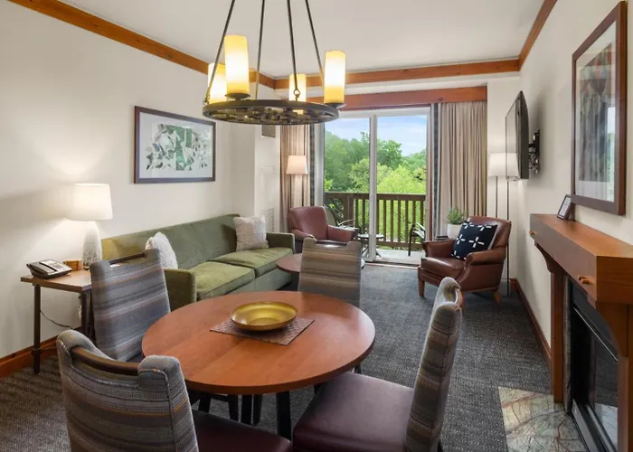 1310A 2Bdrm - Lodge At Spruce Peak - Stowe Mt Resort- Ski In Ski Out - Sleeps 8