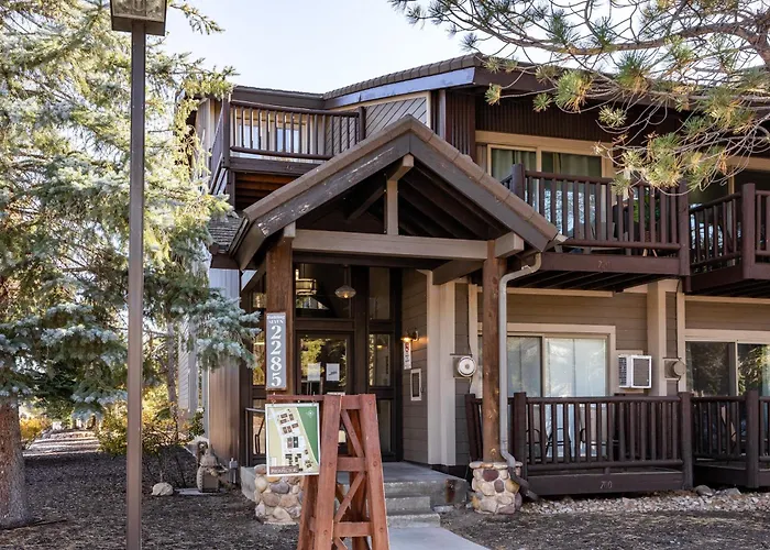 Cozy Stay For 4, 5 Min Drive To Base, Full Kitchen, Shared Hot Tub & Pool, Restaurants Nearby! Park City