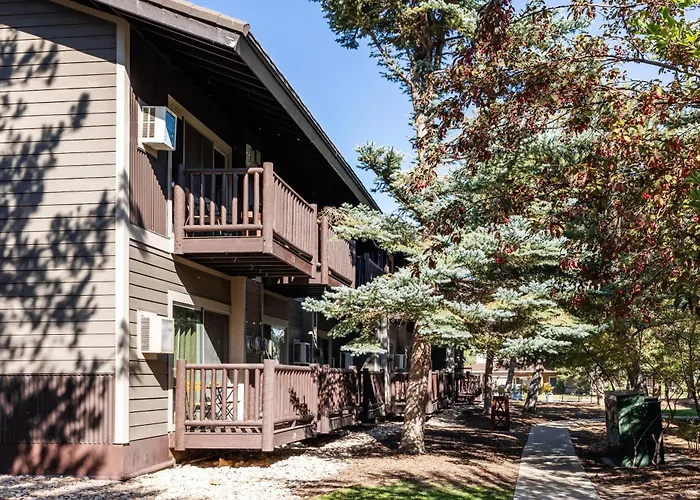 Cozy Stay For 4, 5 Min Drive To Base, Full Kitchen, Shared Hot Tub & Pool, Restaurants Nearby! Park City